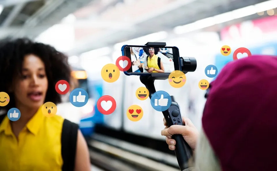likes-social-media-large